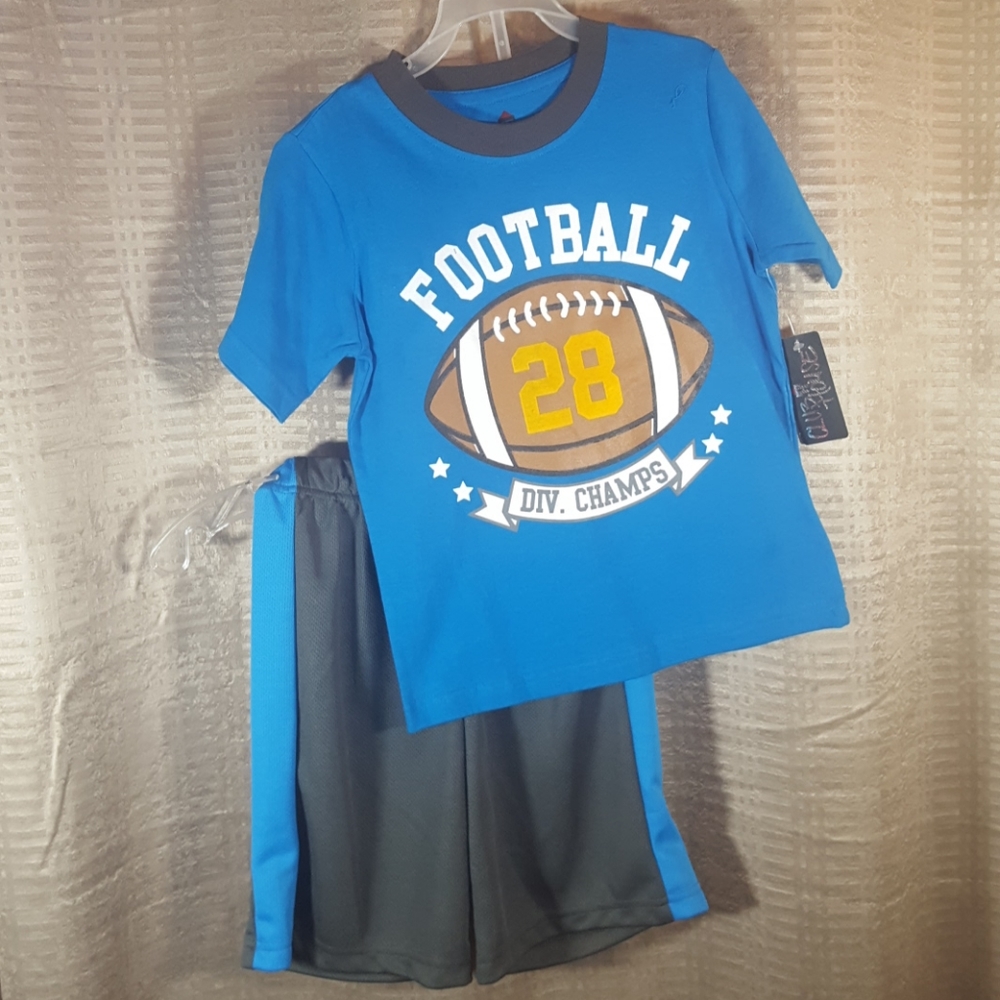 💰SALE 5/$25 NWT toddler football outfit size 6